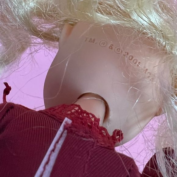 Bratz “Strut It” Green Eyes CLOÉ Doll - Picture 4 of 7